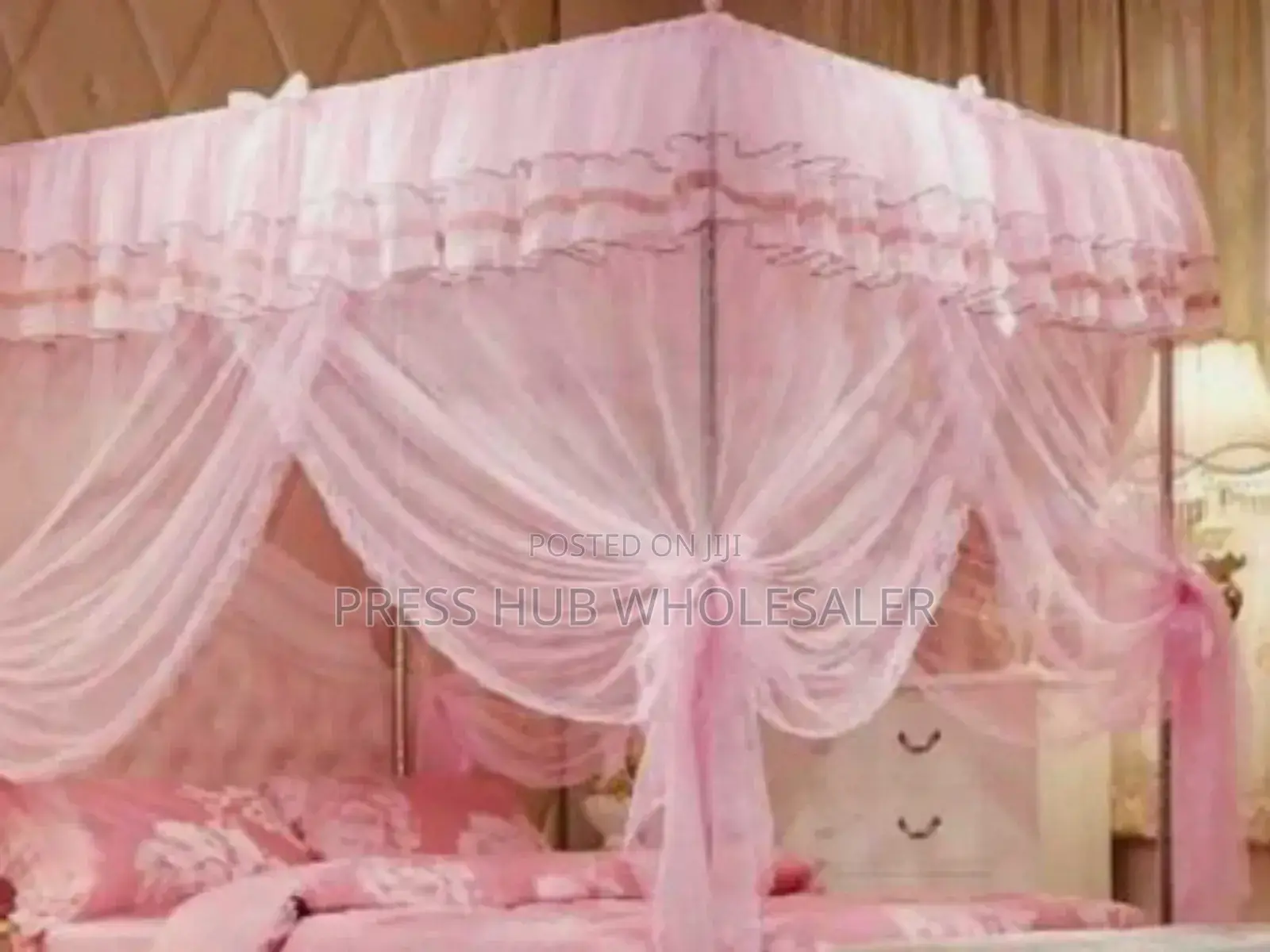 Four-Stand Mosquito Net Bed Canopy : 
