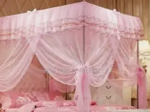 Four-Stand Mosquito Net Bed Canopy : 