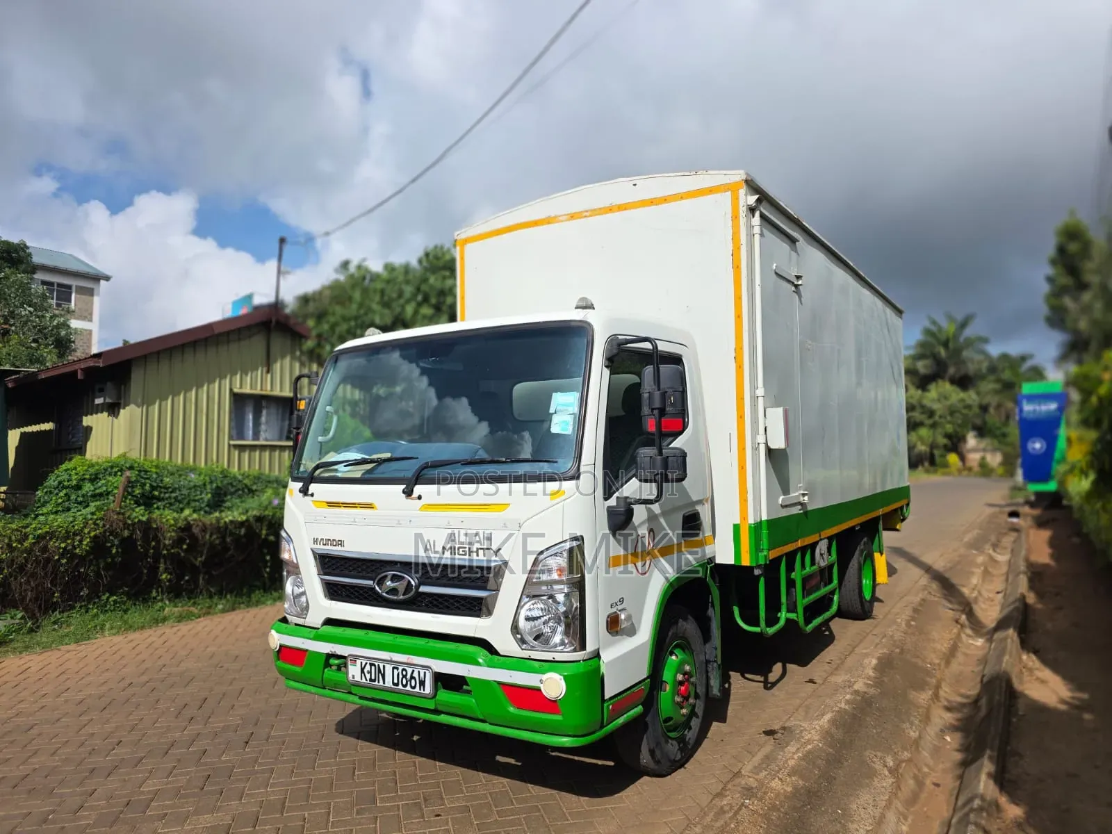 Hyundai Mighty 2023 White