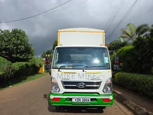 Hyundai Mighty 2023 White