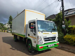 Hyundai Mighty 2023 White