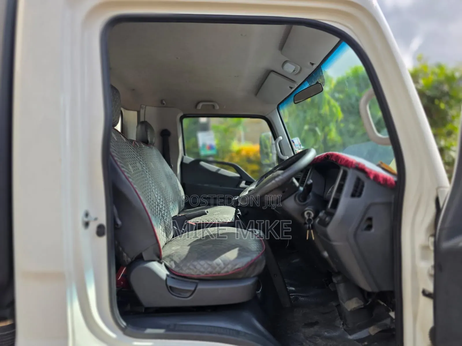 Hyundai Mighty 2023 White