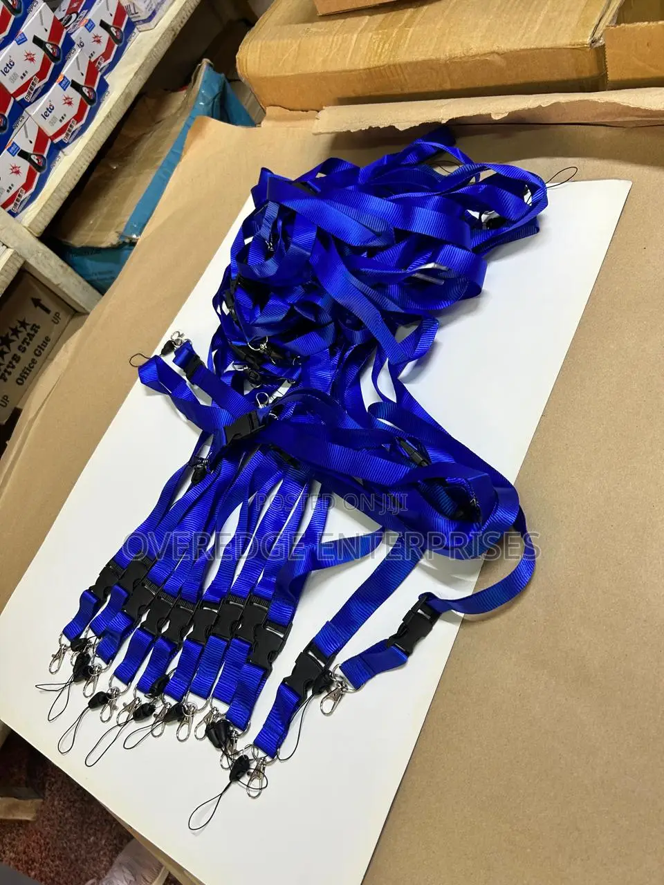 Lanyard for Glue Cards.
