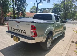 Toyota Hilux 2008 Silver