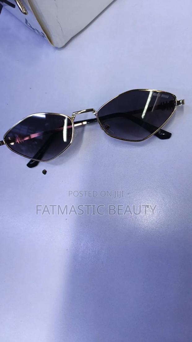 Unisex Oval Sunglasses - thumbnail 2