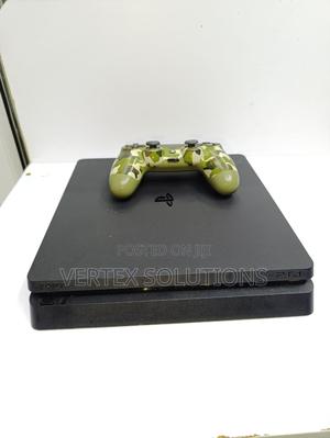 Playstation 4 Slim - thumbnail 2