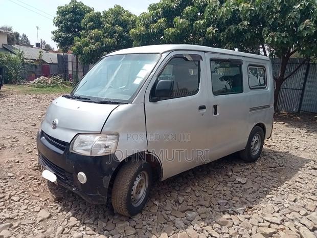 Toyota TownAce 2010 Silver - thumbnail 3