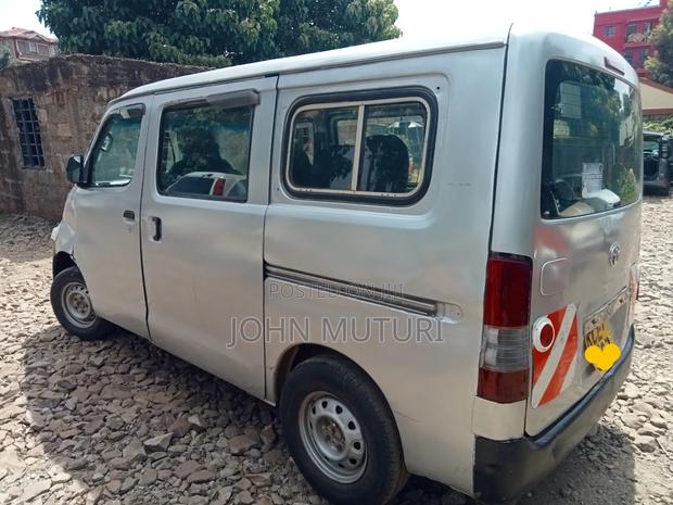 Toyota TownAce 2010 Silver - thumbnail 4