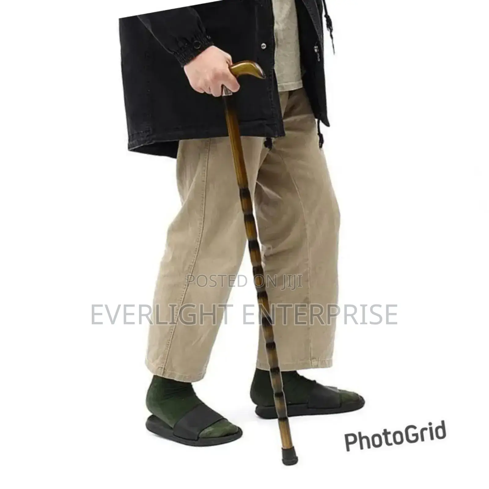 ✓Wooden Walking Stick