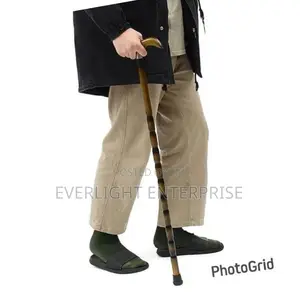 ✓Wooden Walking Stick
