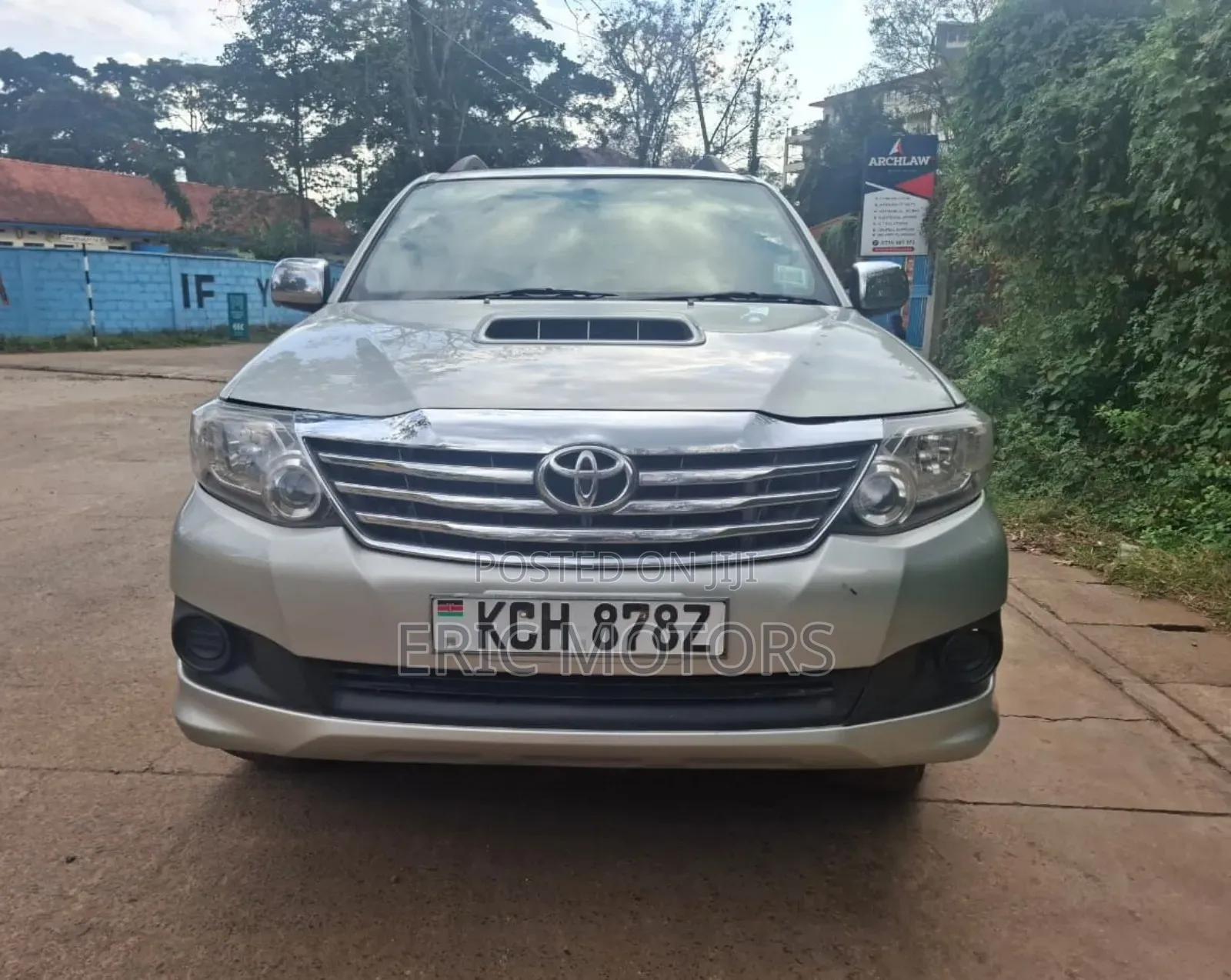 Toyota Fortuner 2010 Silver