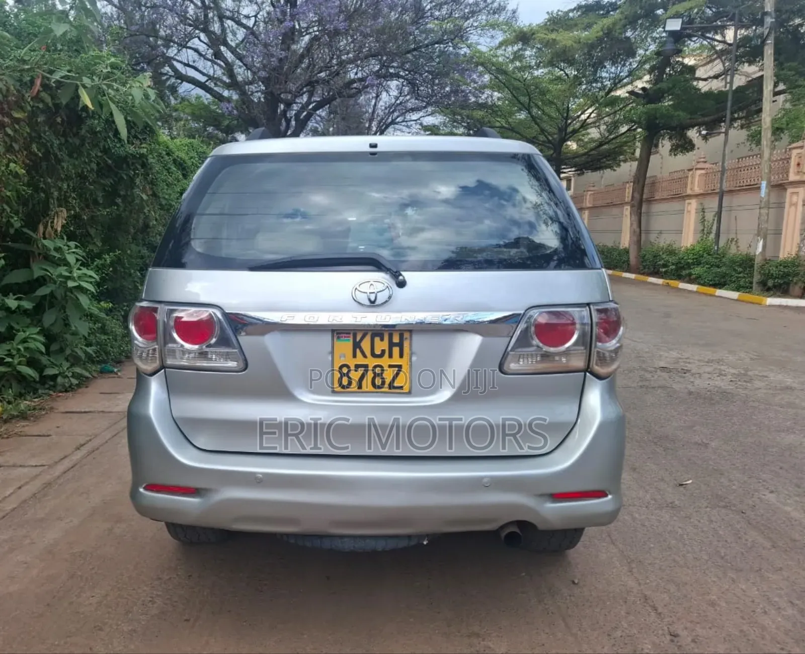 Toyota Fortuner 2010 Silver