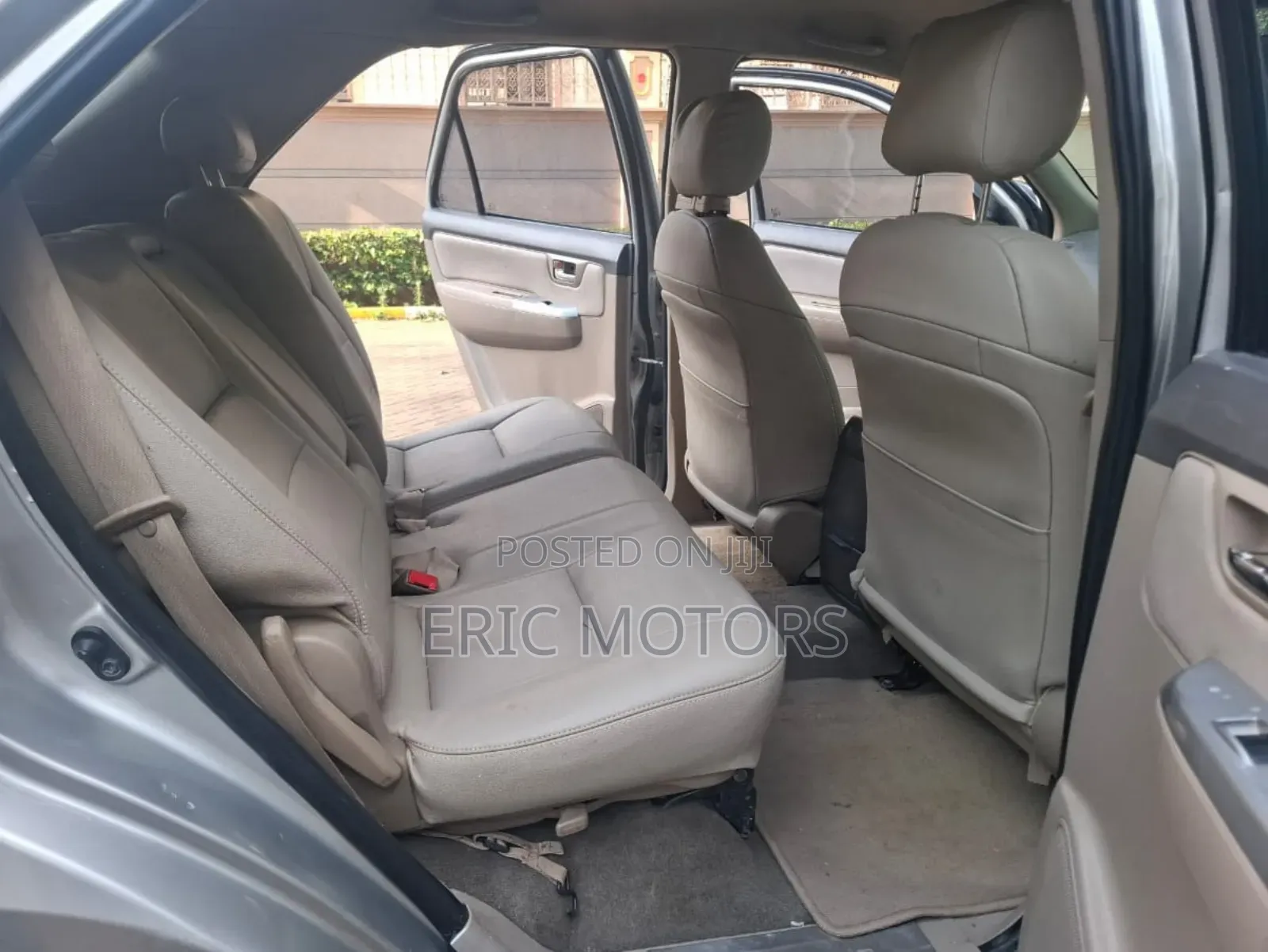 Toyota Fortuner 2010 Silver