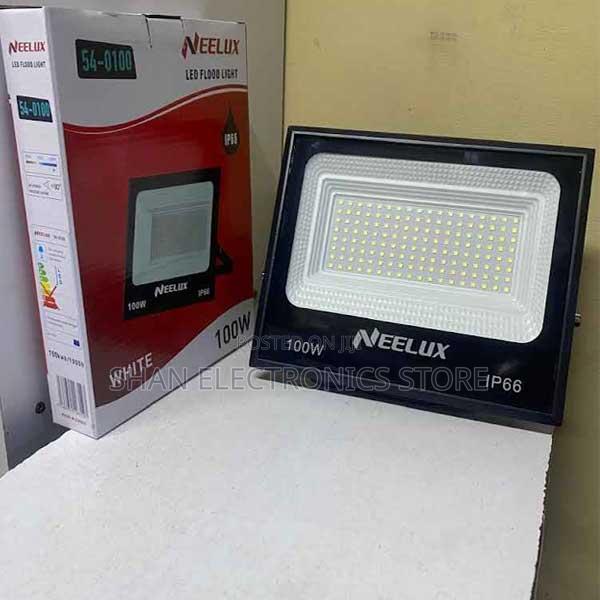 Energy Saving Ip67 Waterproof Outdoor Electric Flood Light With Remote
