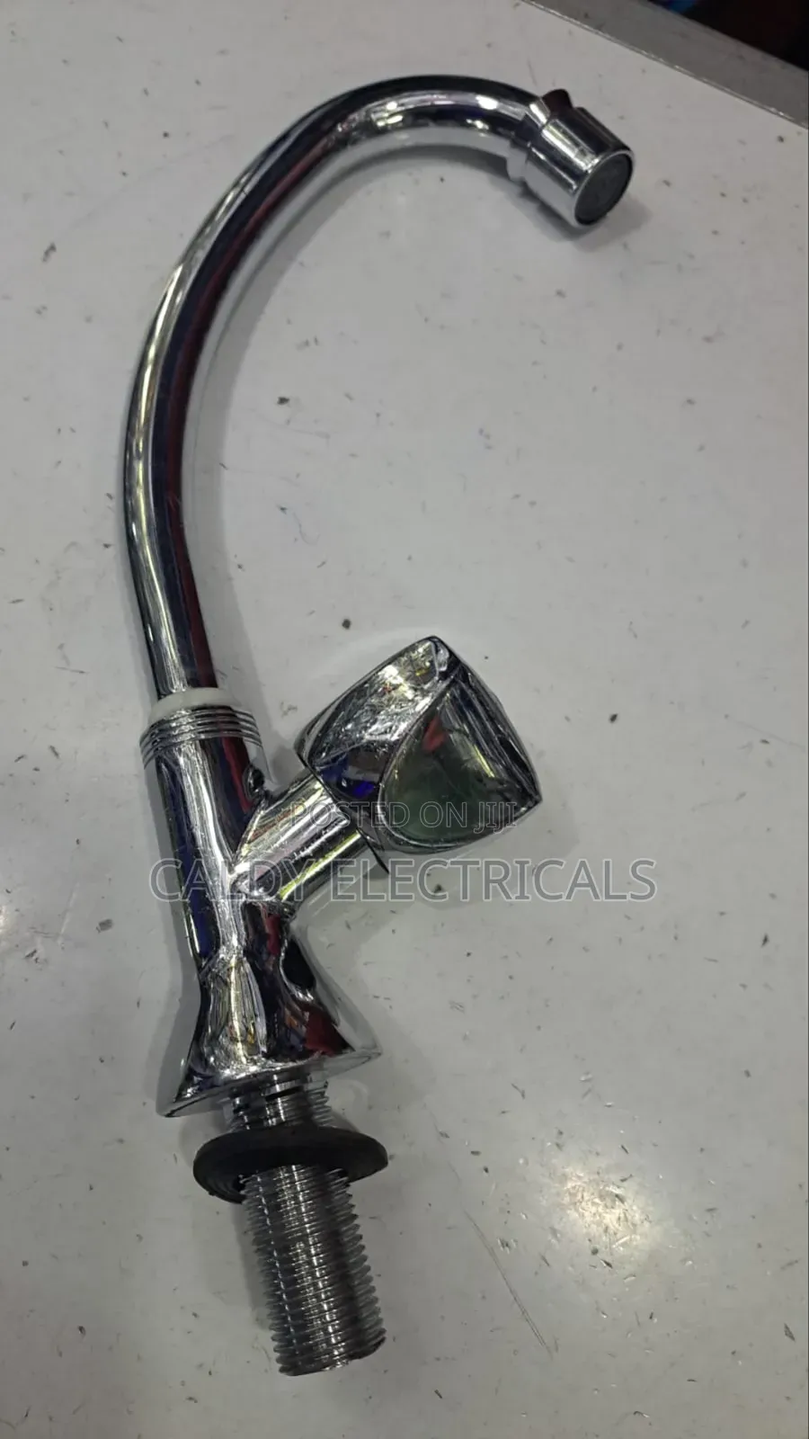 Lirlee Chrome-Finished Pillar Kitchen Sink Tap With a Gooseneck Spout