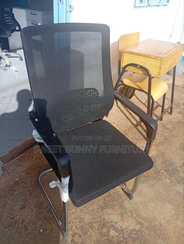 Visitors Chair - thumbnail 3