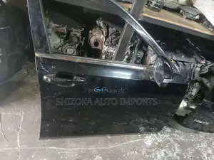 Toyota Crown Athlete Grs210 Driver’S Door + Side Mirror – Ex-Japan