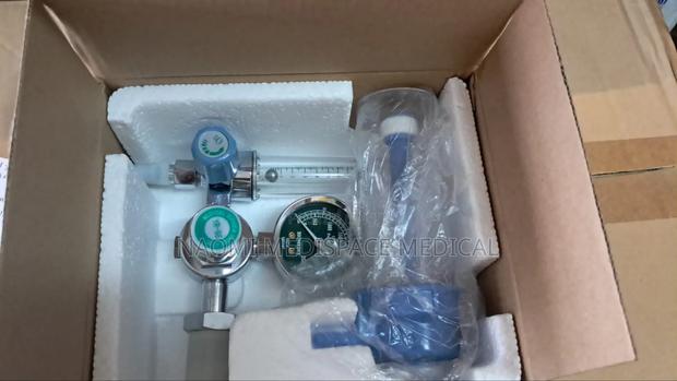 Quality Oxygen Regulator With Flowmeter - main view