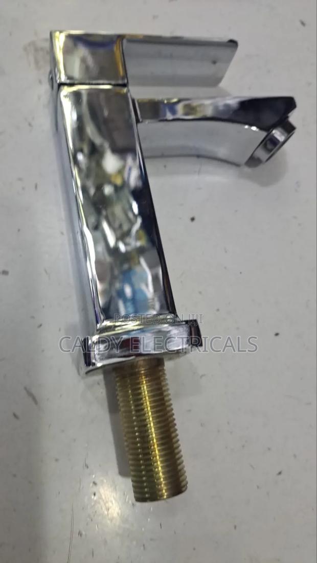 Chrome-Plated Single-Handle Hand Wash Basin Mixer Tap