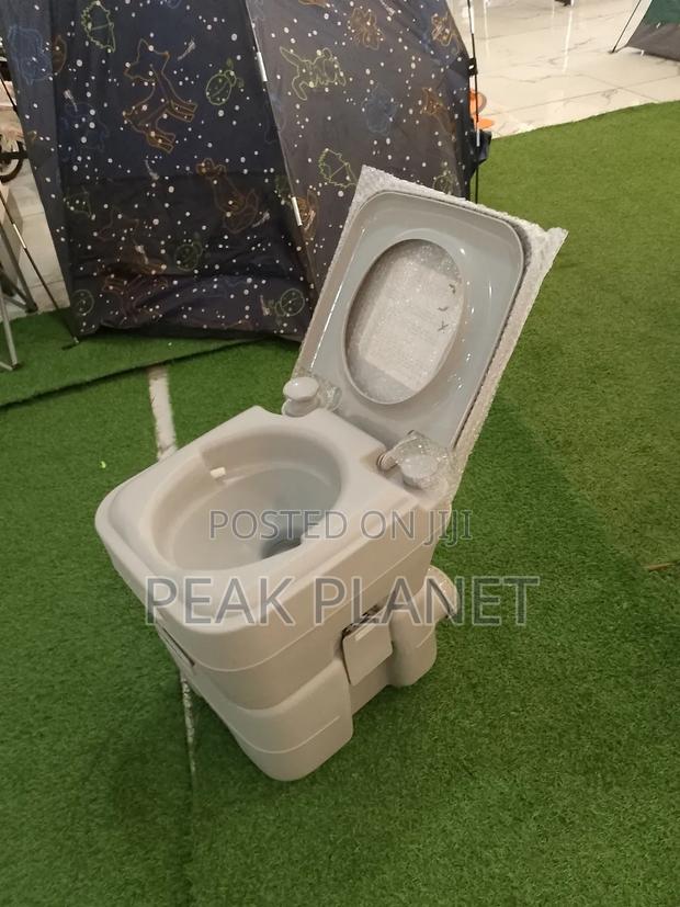 High Quality Portable Toilet – Easy to Use Clean