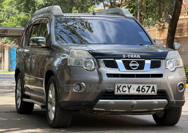 Nissan X-Trail 2013 Gray - thumbnail 4