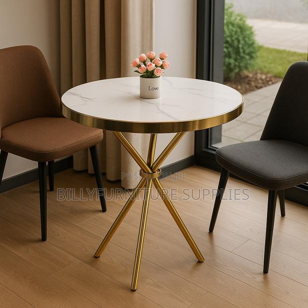 Round Dinning Table