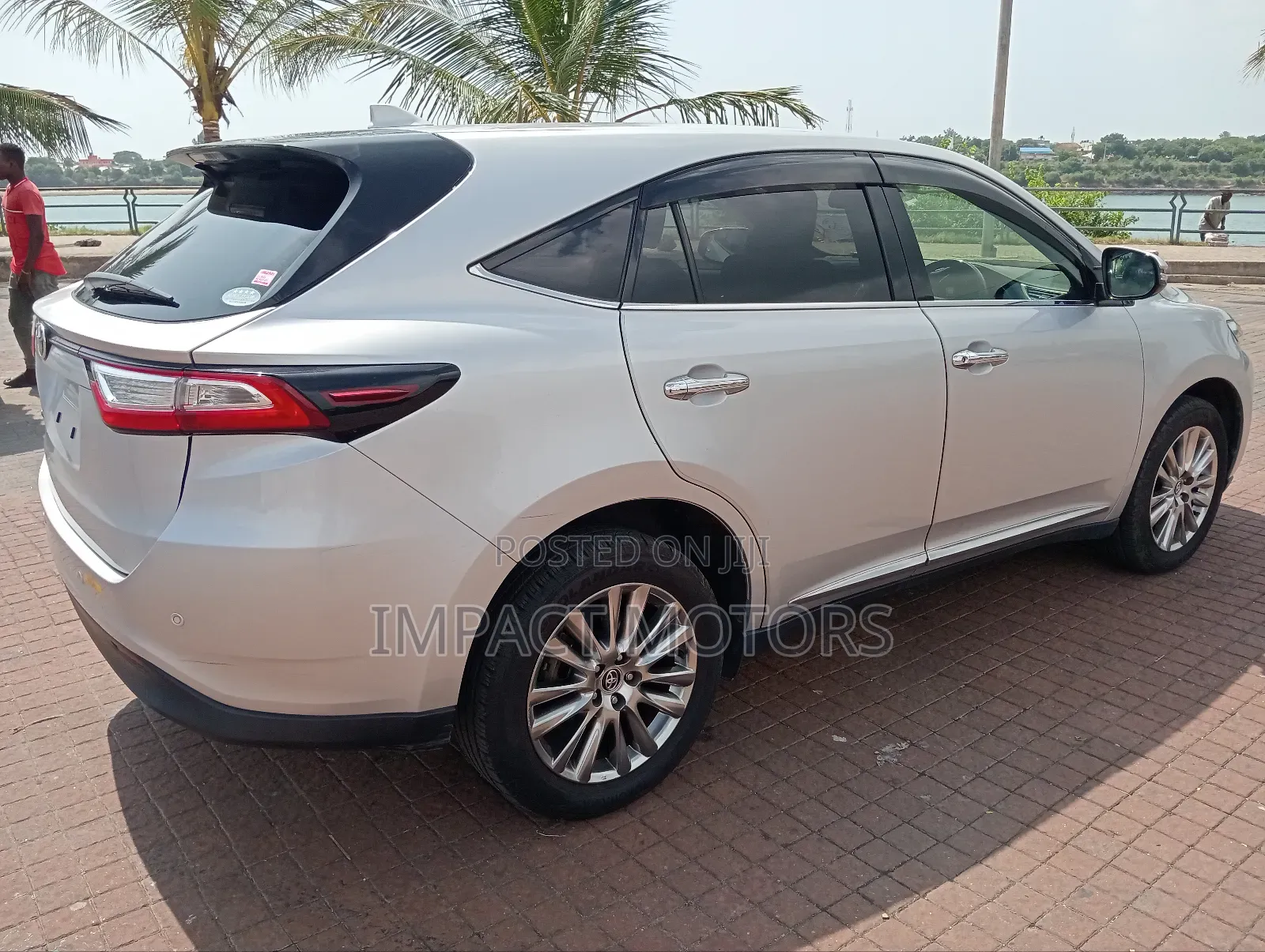Toyota Harrier 2.0 2018 Silver