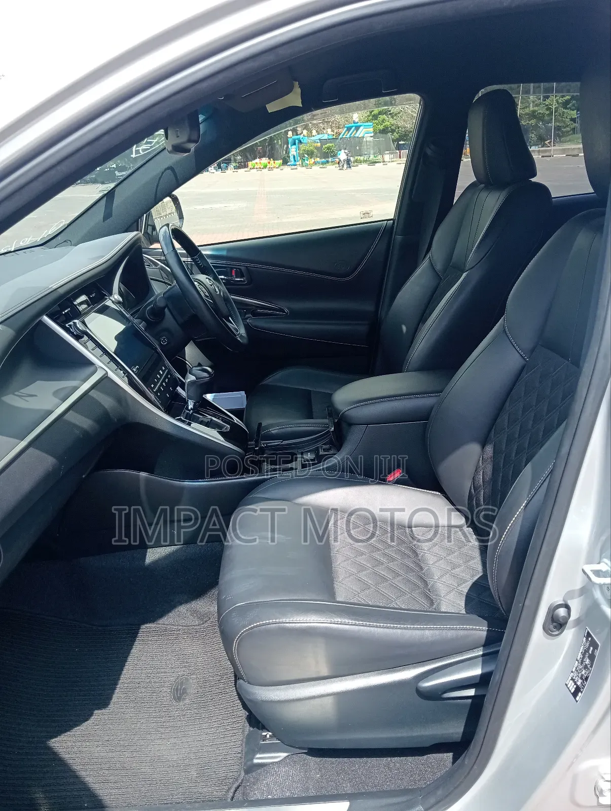 Toyota Harrier 2.0 2018 Silver