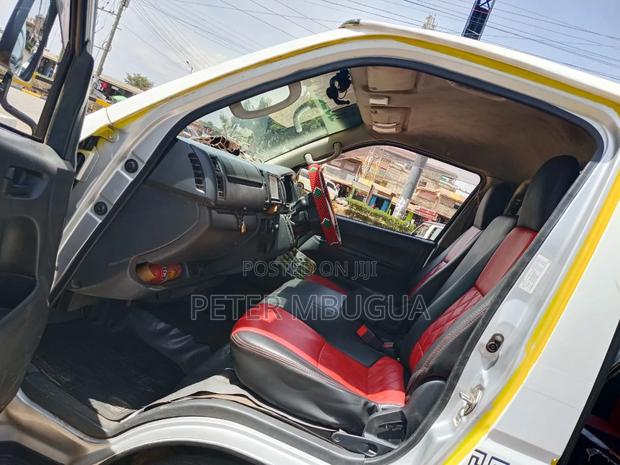 Toyota HiAce 2015 White - thumbnail 3