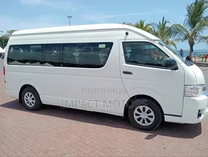 Toyota HiAce 2018 White