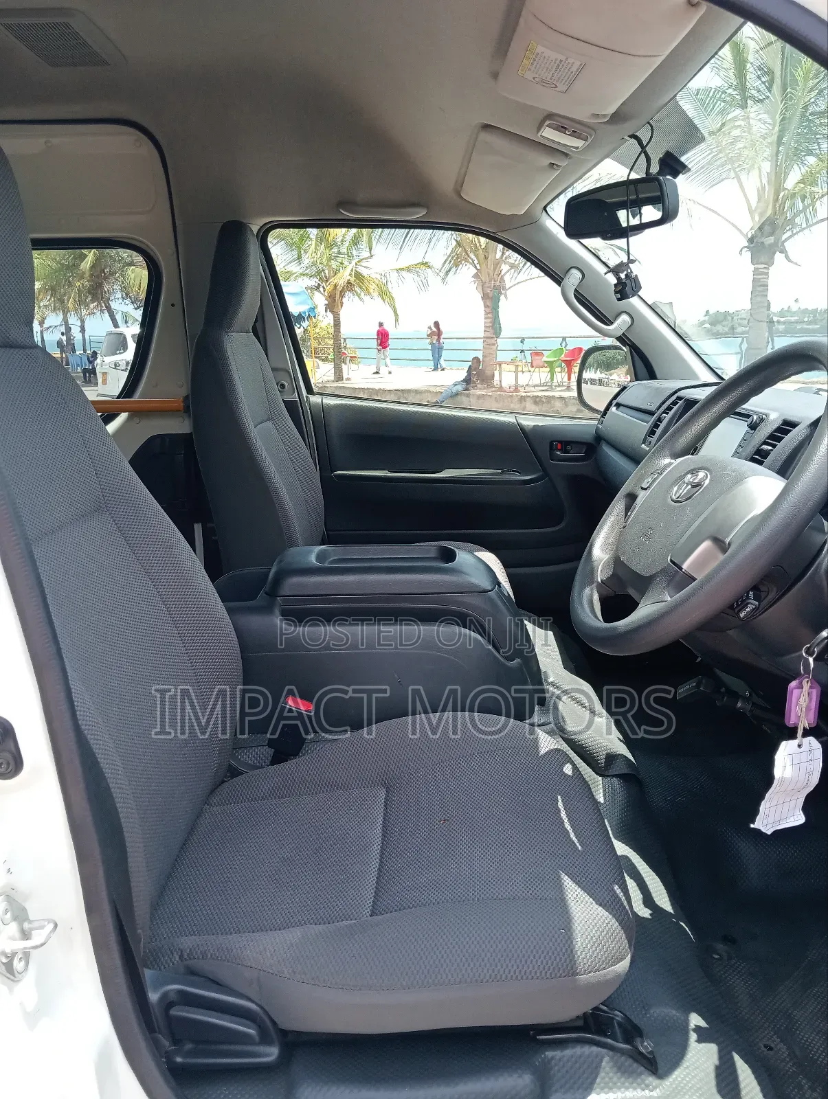 Toyota HiAce 2018 White