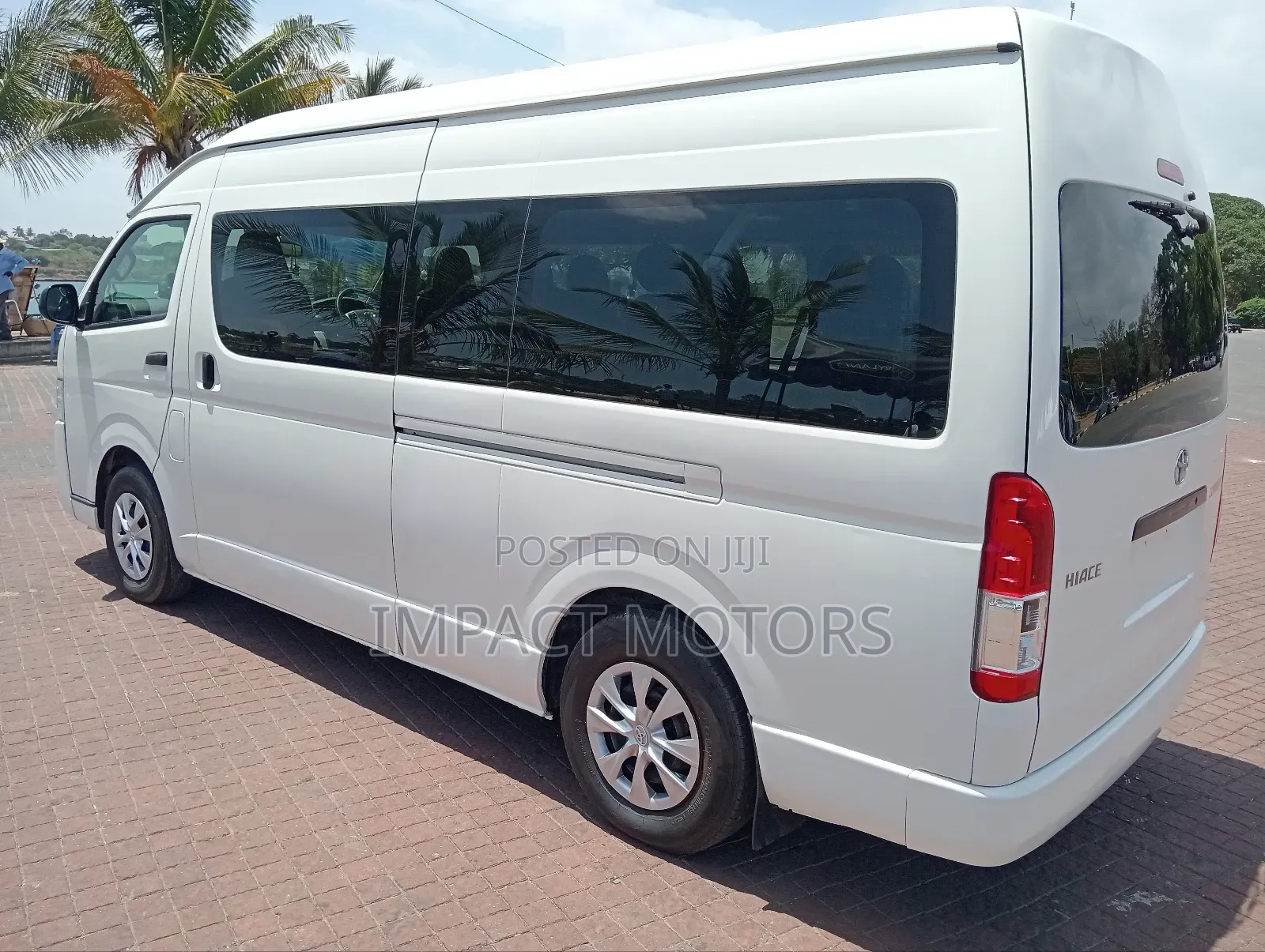 Toyota HiAce 2018 White