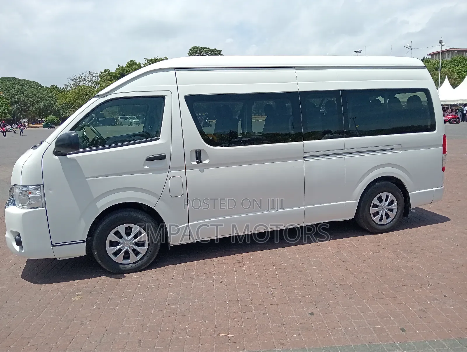 Toyota HiAce 2018 White