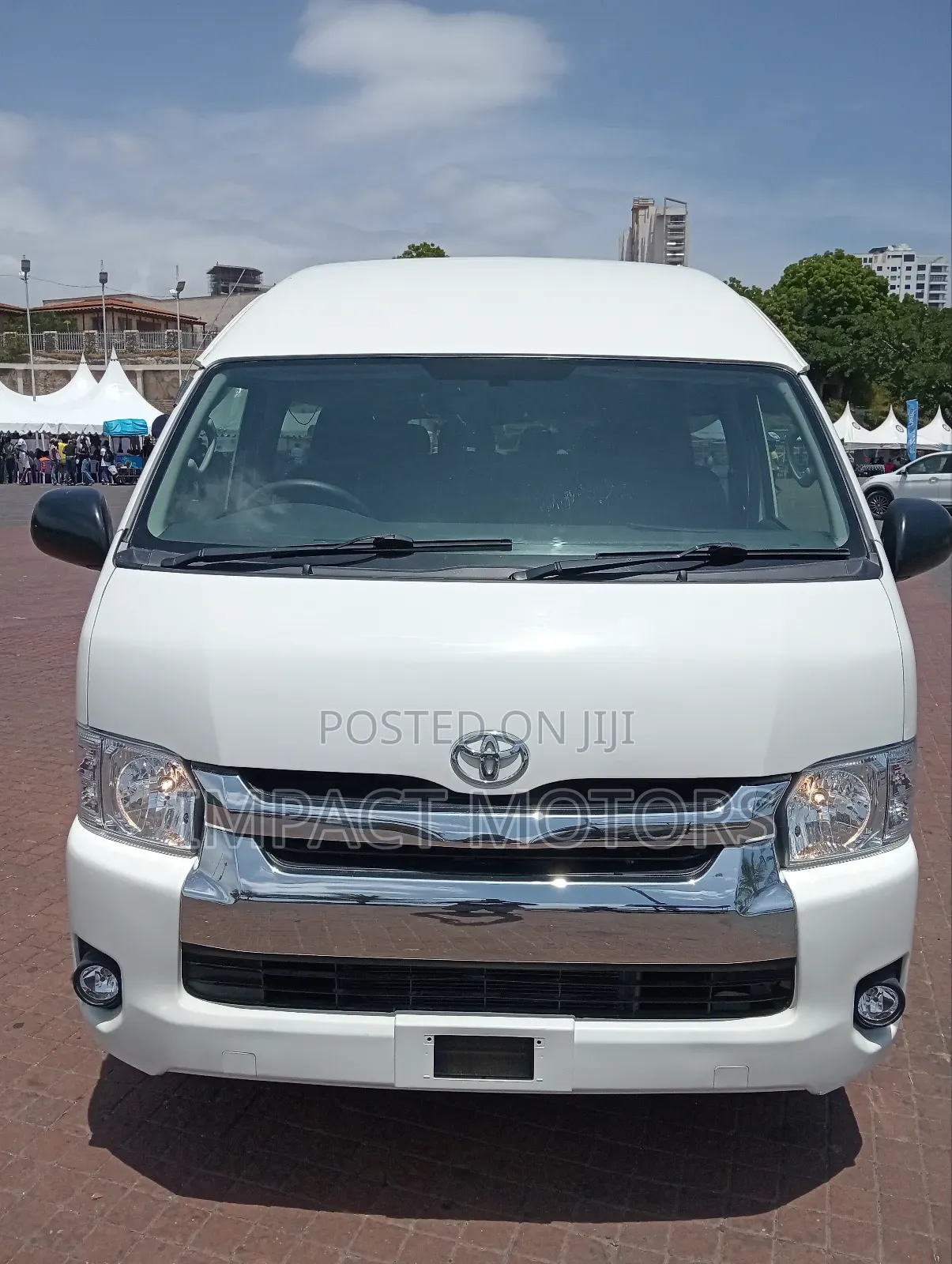 Toyota HiAce 2018 White