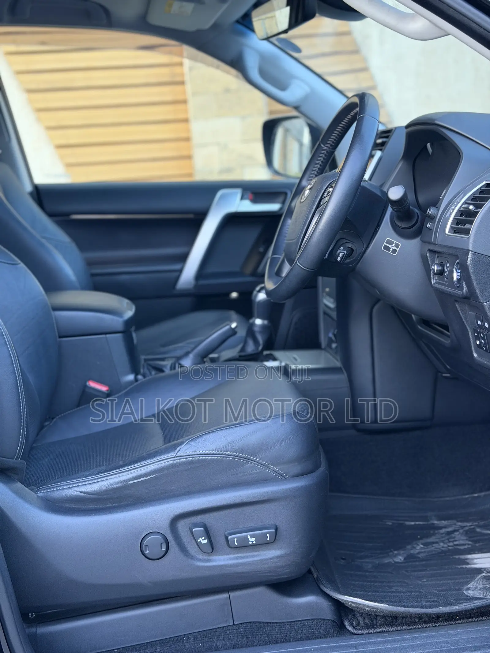 Toyota Land Cruiser Prado 2.7 2019 Black