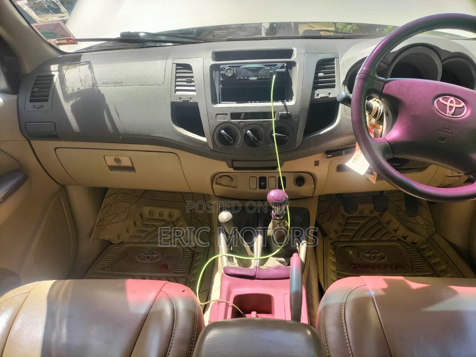 Toyota Hilux 2010 Beige