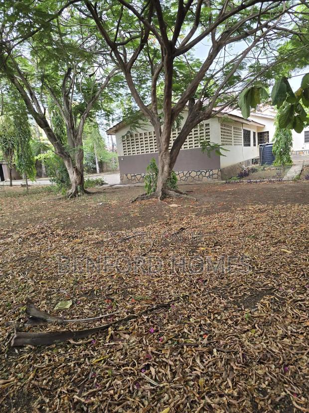 0.6 Prime Plot on Sale Nyali Beach Road. - thumbnail 4