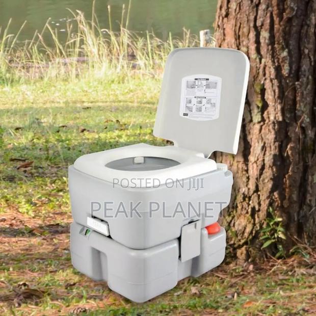 Portable Toilet With Hygienic Design – New