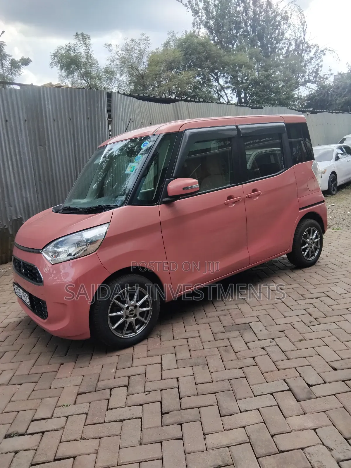 Mitsubishi EK 2017 Pink