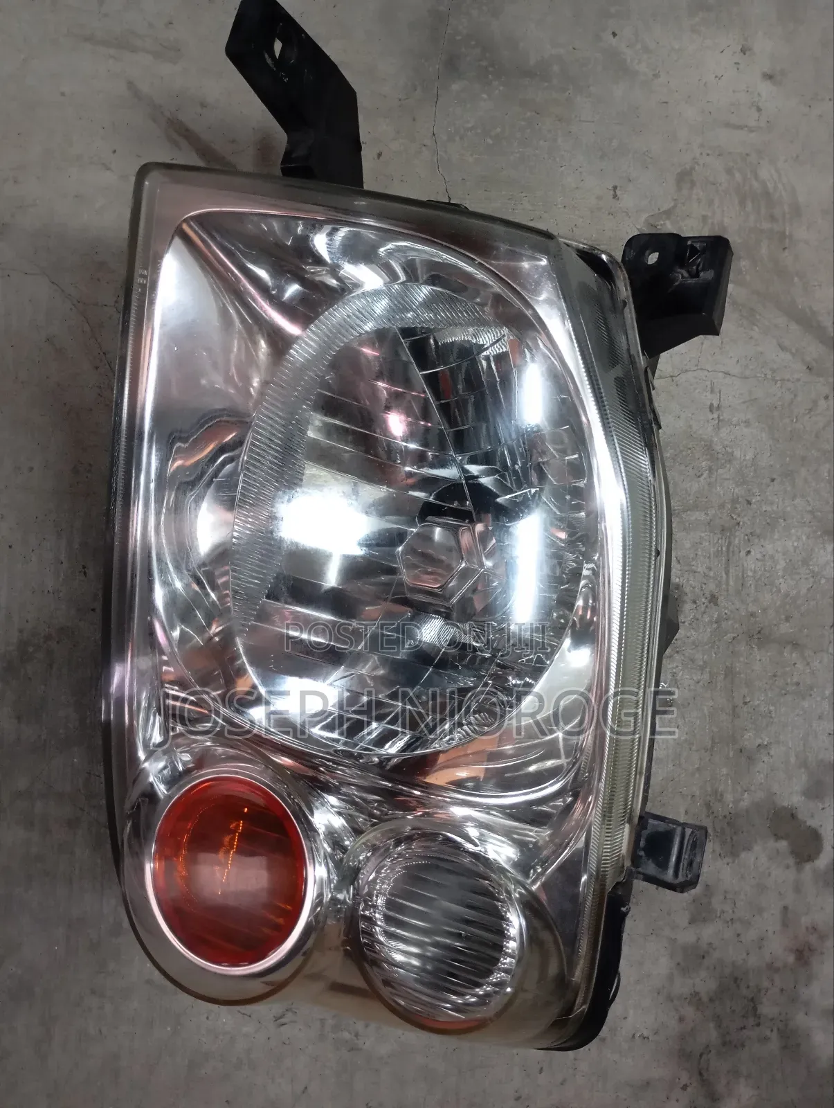Nissan Hardbody Headlight