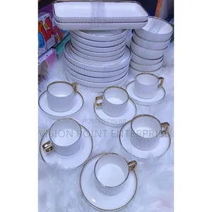 Elegant European Porcelain Dinner Set
32pcs