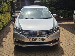 Toyota Premio 2017 Silver