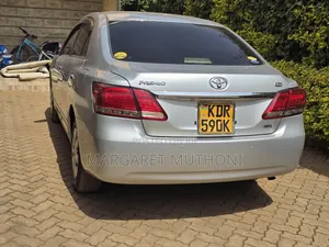 Toyota Premio 2017 Silver