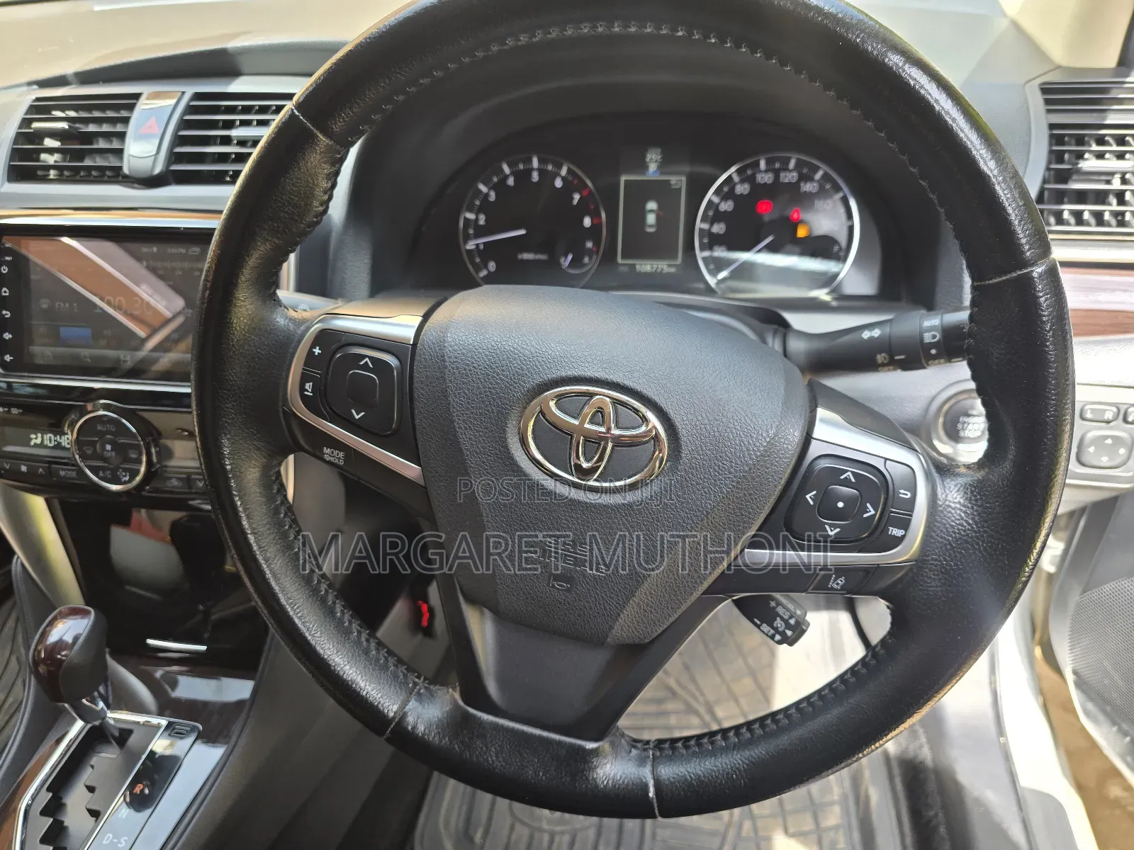 Toyota Premio 2017 Silver