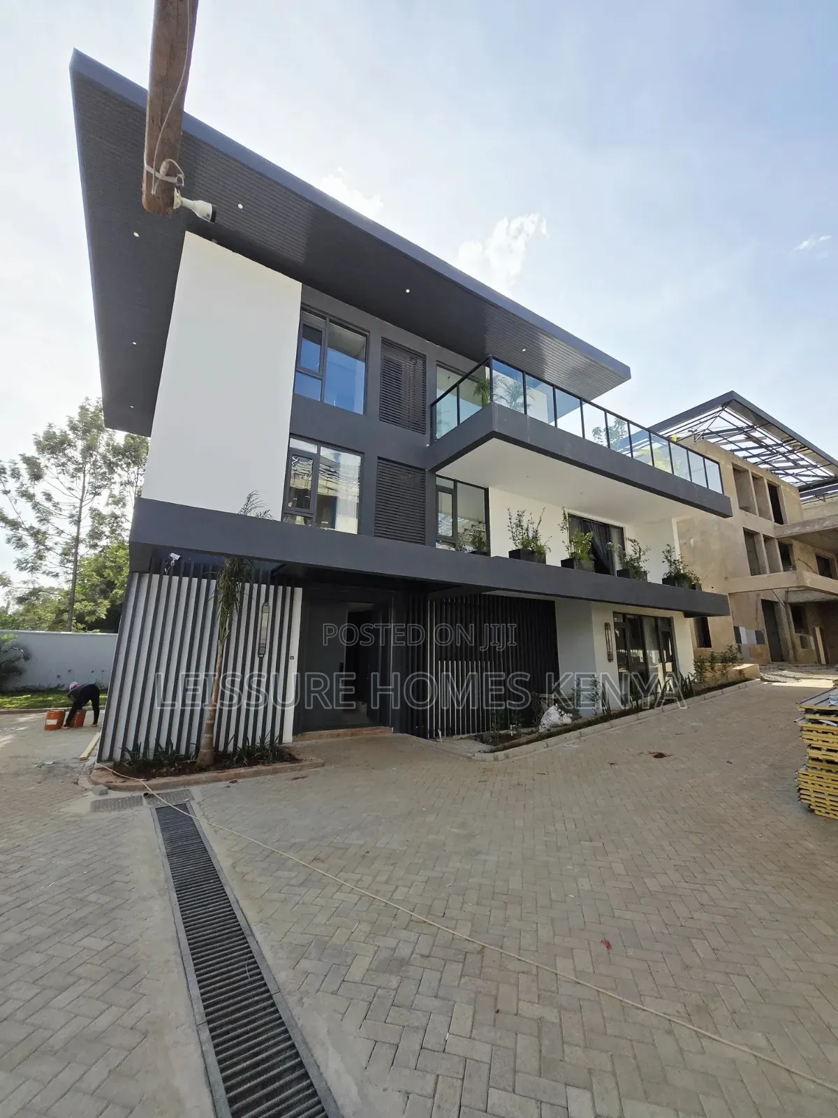 5bdrm Villa in Lavington for sale