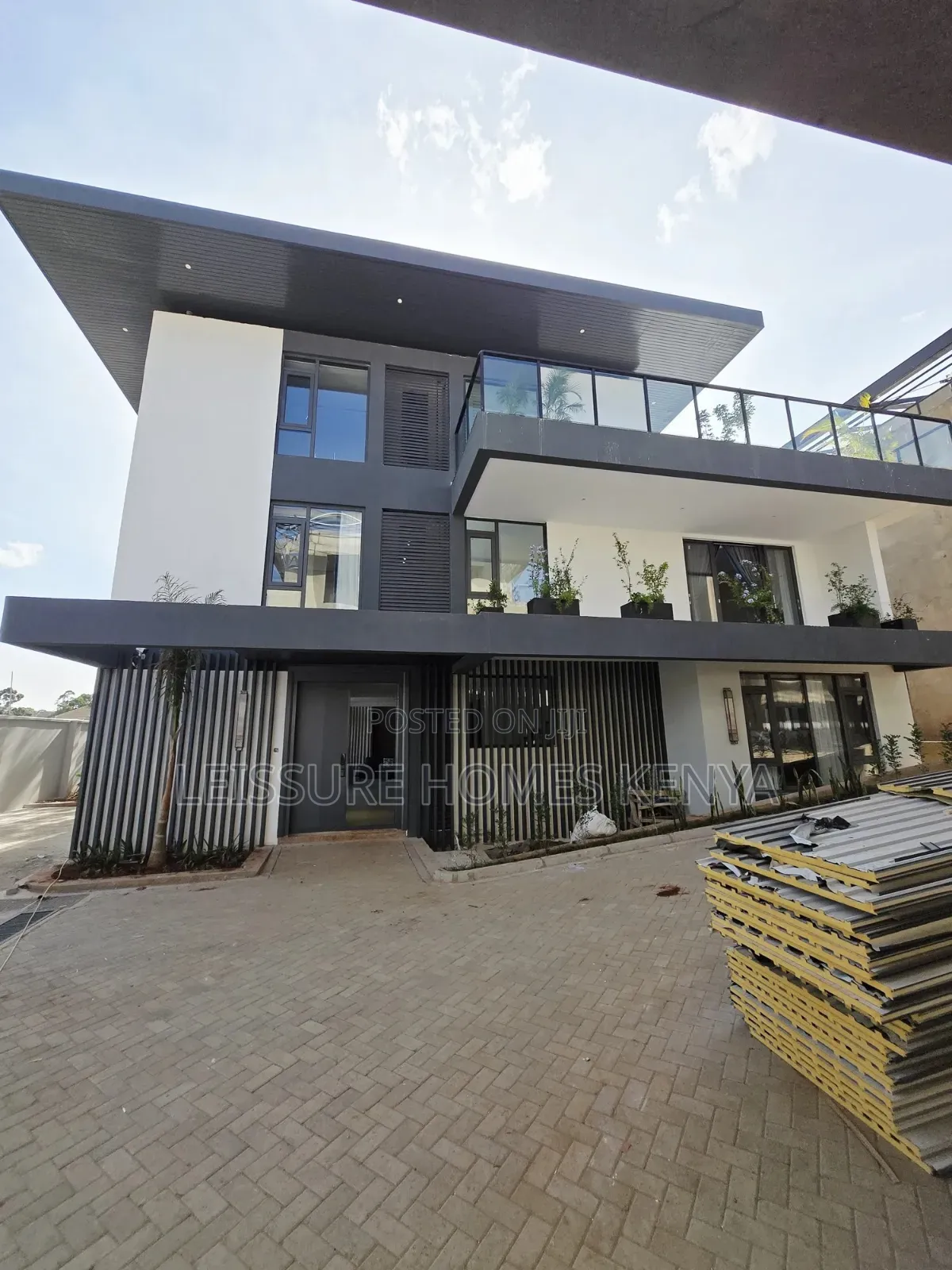 5bdrm Villa in Lavington for sale