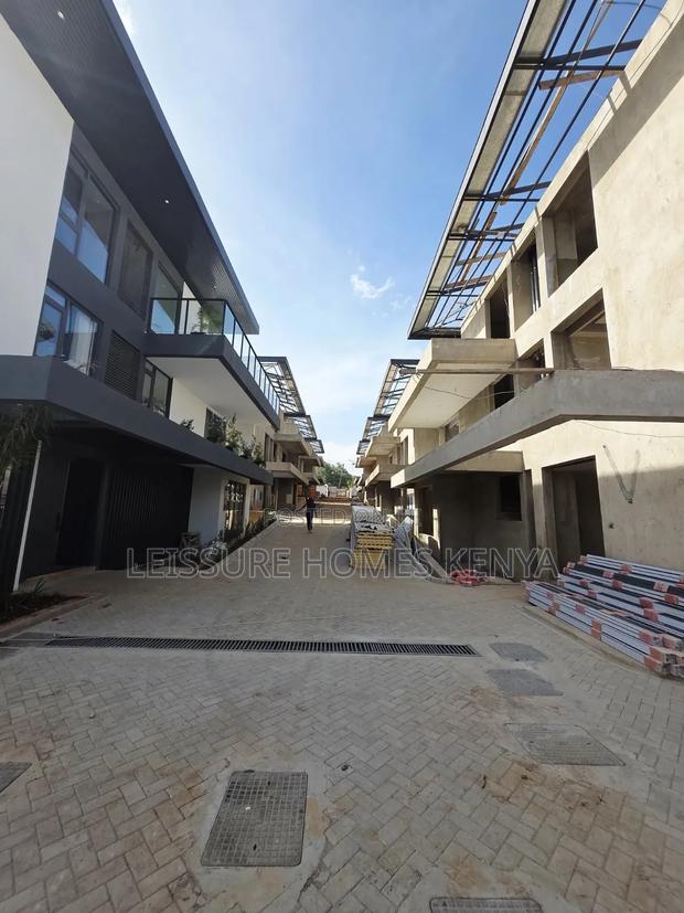 5bdrm Villa in Lavington for sale - thumbnail 9