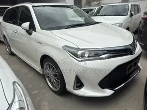 Toyota Corolla Fielder 1.5 Hybrid FWD 2019 White