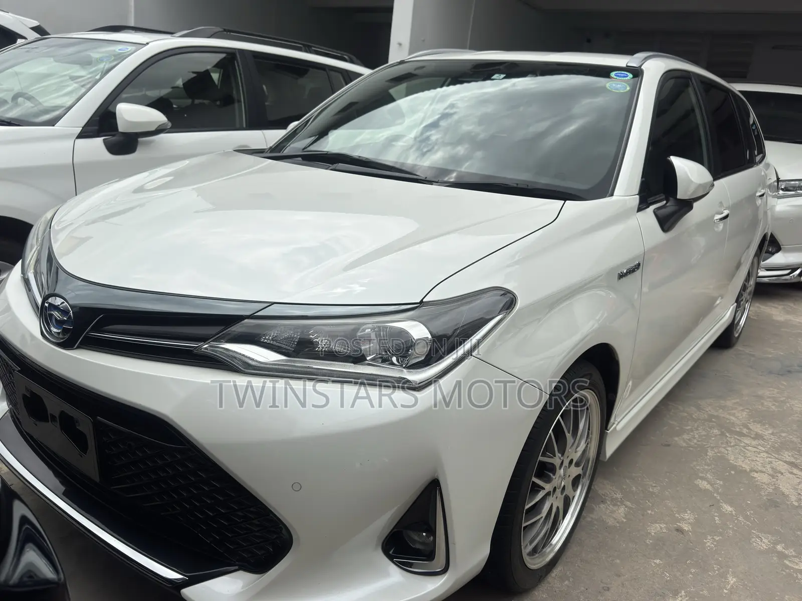 Toyota Corolla Fielder 1.5 Hybrid FWD 2019 White