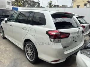 Toyota Corolla Fielder 1.5 Hybrid FWD 2019 White